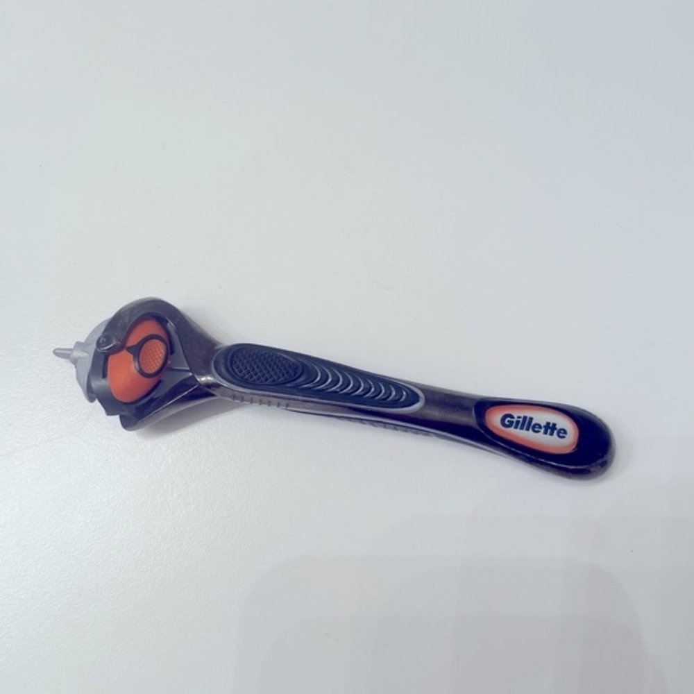 Mens Razor - Picture 3 of 3